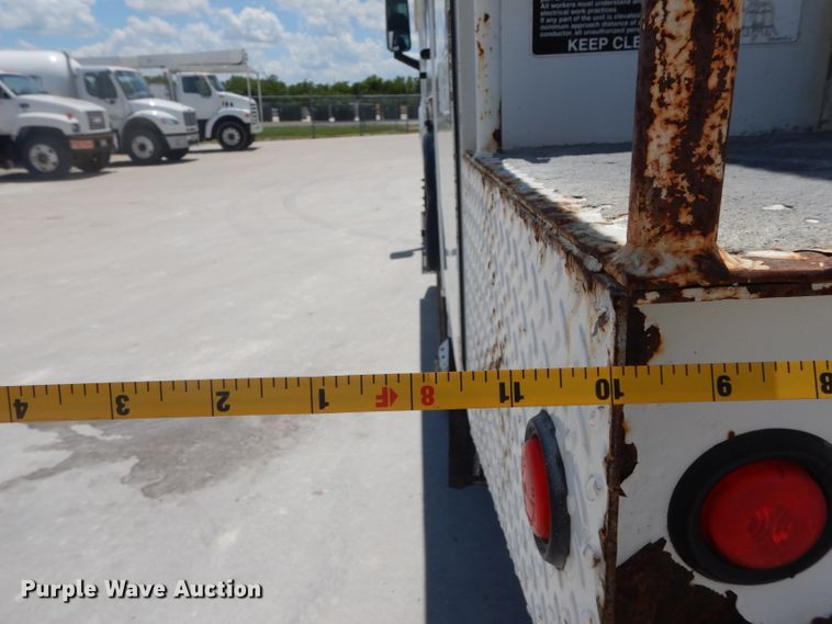 image for item DG6793 2007 GMC C5500  bucket truck