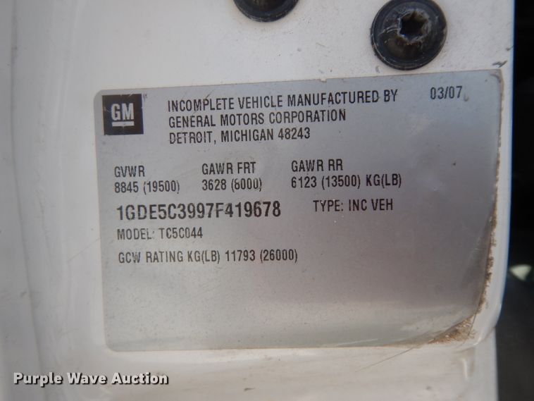 image for item DG6793 2007 GMC C5500  bucket truck