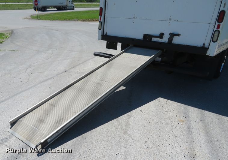 image for item DH1018 2012 Ford E350 Super Duty  box truck