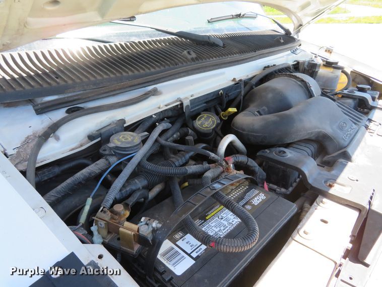 image for item DH1019 2006 Ford E350 Super Duty  shuttle bus