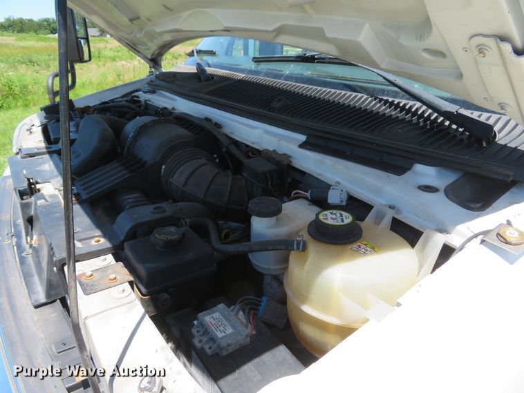 image for item DH1019 2006 Ford E350 Super Duty  shuttle bus