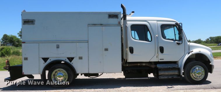 image for item DH1020 2009 Freightliner Business Class M2  service truck