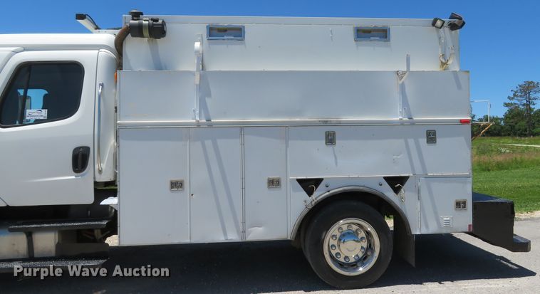 image for item DH1020 2009 Freightliner Business Class M2  service truck