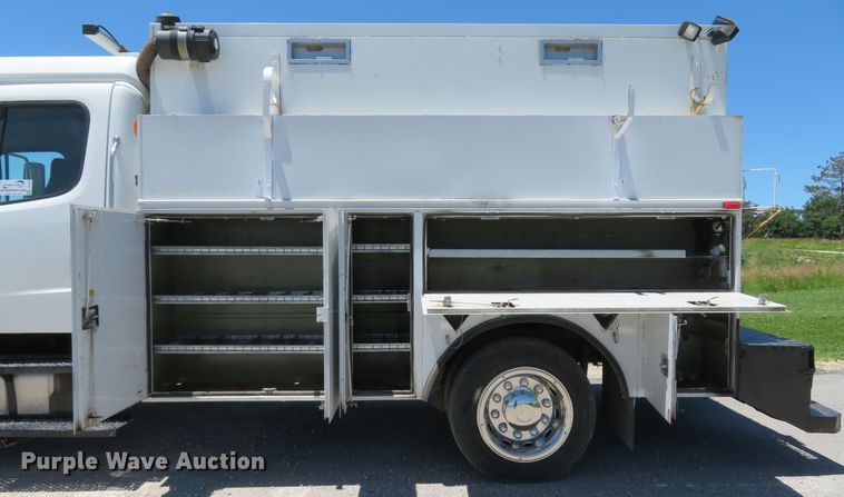 image for item DH1020 2009 Freightliner Business Class M2  service truck