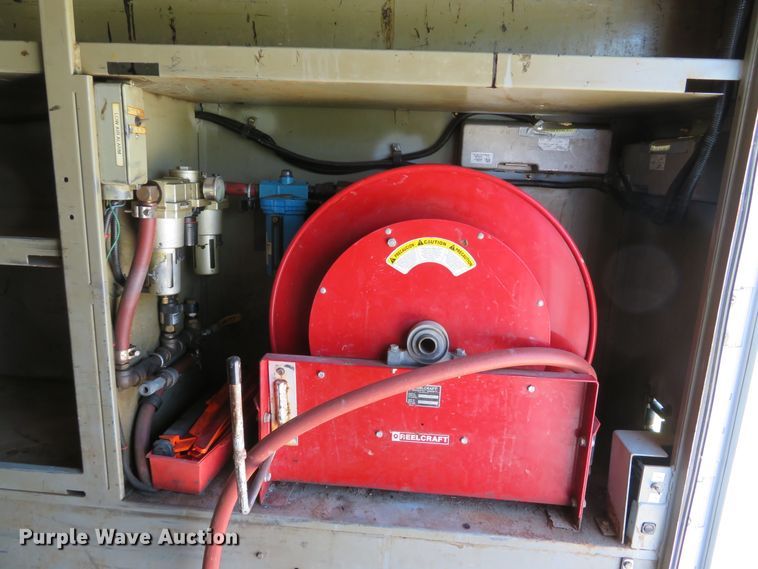 image for item DH1020 2009 Freightliner Business Class M2  service truck