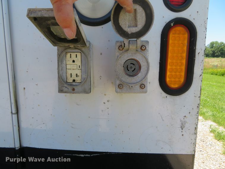 image for item DH1020 2009 Freightliner Business Class M2  service truck