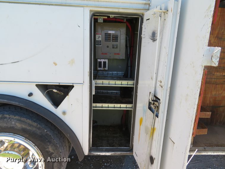 image for item DH1020 2009 Freightliner Business Class M2  service truck