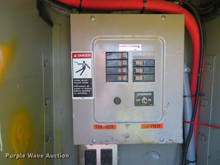 image for item DH1020 2009 Freightliner Business Class M2  service truck