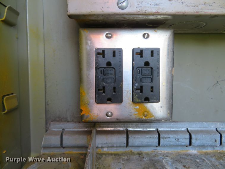 image for item DH1020 2009 Freightliner Business Class M2  service truck