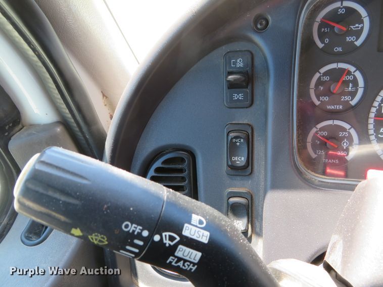 image for item DH1020 2009 Freightliner Business Class M2  service truck