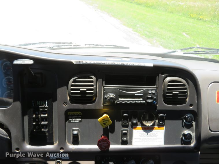 image for item DH1020 2009 Freightliner Business Class M2  service truck