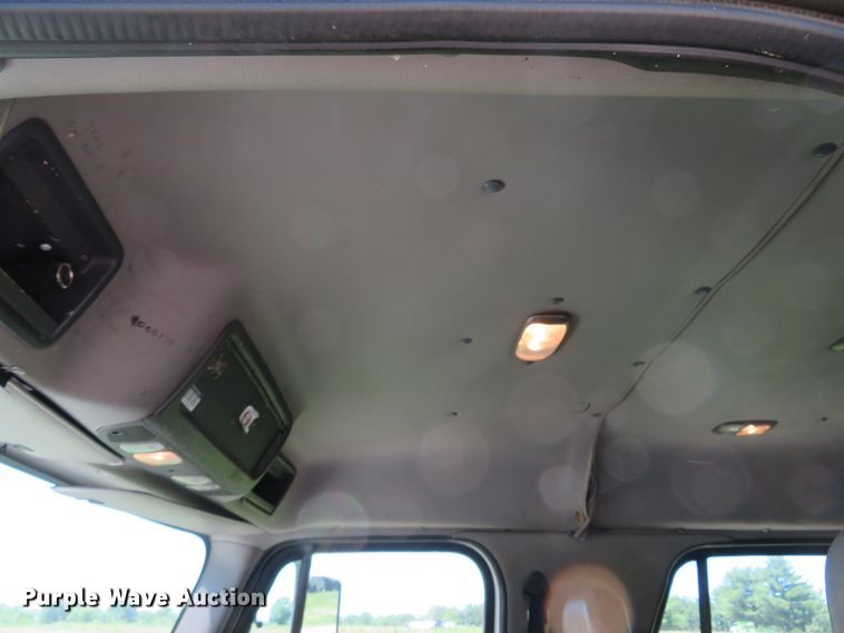 image for item DH1020 2009 Freightliner Business Class M2  service truck