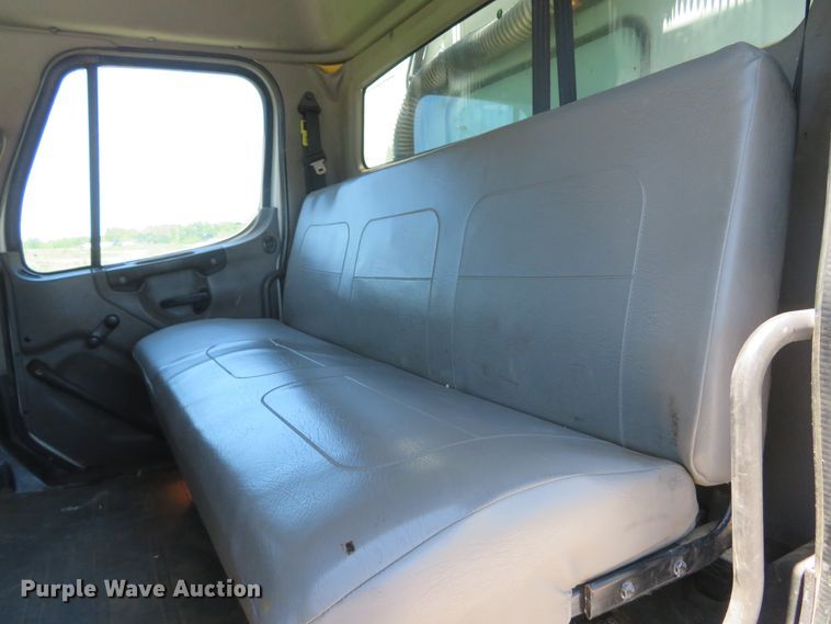 image for item DH1020 2009 Freightliner Business Class M2  service truck