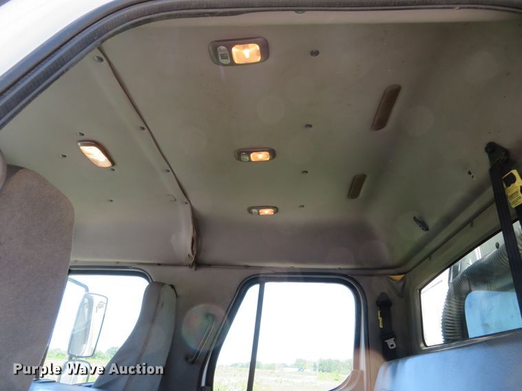 image for item DH1020 2009 Freightliner Business Class M2  service truck