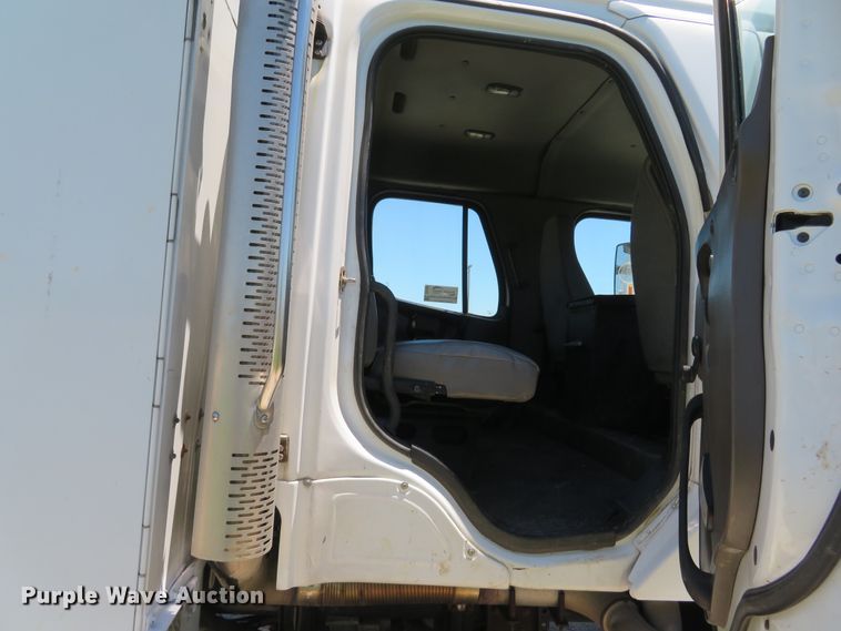 image for item DH1020 2009 Freightliner Business Class M2  service truck