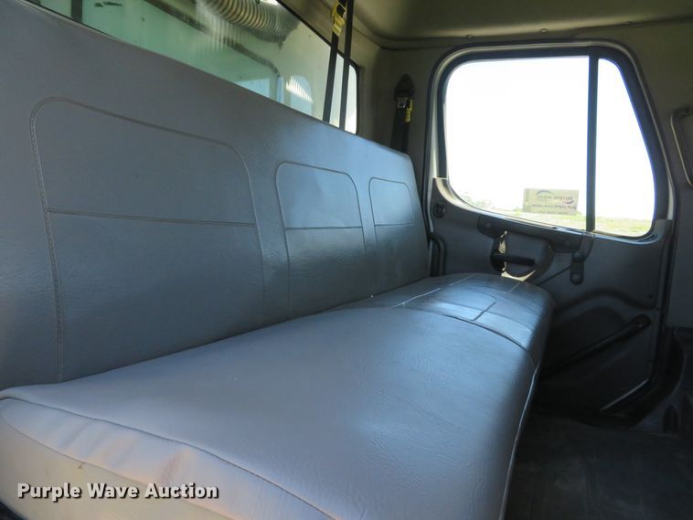 image for item DH1020 2009 Freightliner Business Class M2  service truck