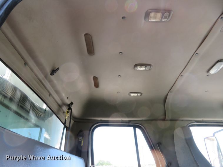 image for item DH1020 2009 Freightliner Business Class M2  service truck