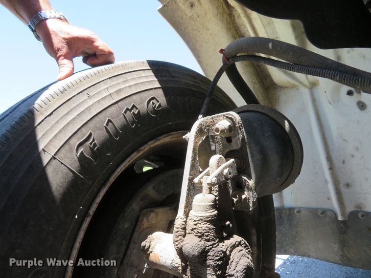 image for item DH1020 2009 Freightliner Business Class M2  service truck