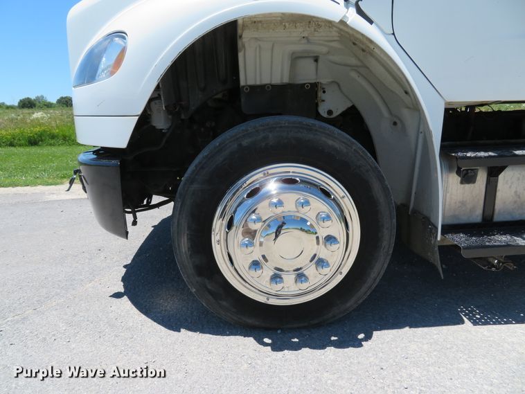 image for item DH1020 2009 Freightliner Business Class M2  service truck