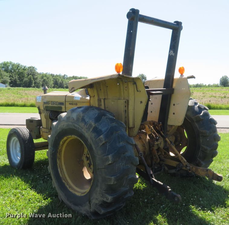 image for item DH1024 Ford 4610  tractor