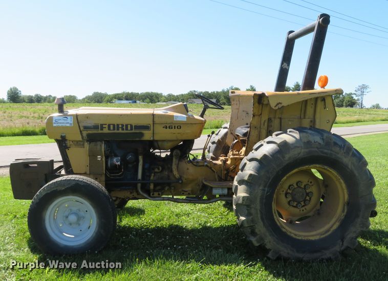 image for item DH1024 Ford 4610  tractor
