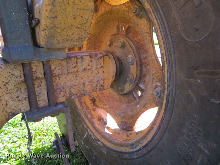 image for item DH1024 Ford 4610  tractor