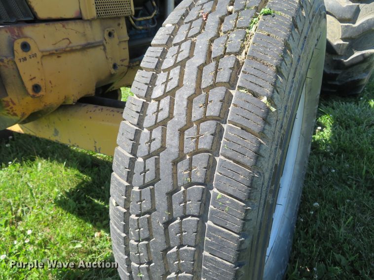 image for item DH1024 Ford 4610  tractor