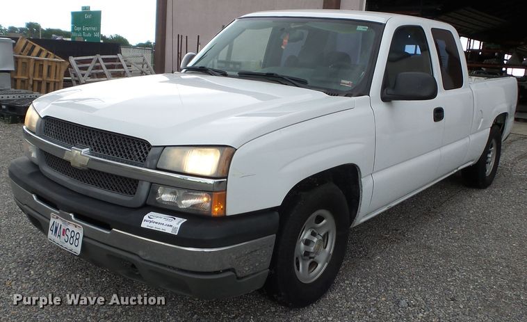 image for item DH3774 2004 Chevrolet Silverado 1500  Ext. Cab pickup truck