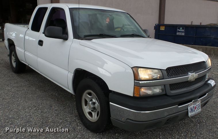 image for item DH3774 2004 Chevrolet Silverado 1500  Ext. Cab pickup truck