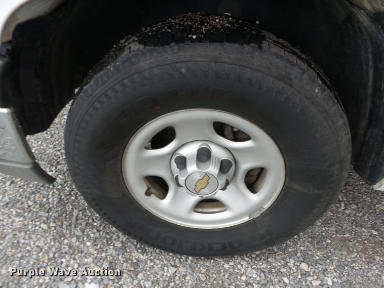 image for item DH3774 2004 Chevrolet Silverado 1500  Ext. Cab pickup truck