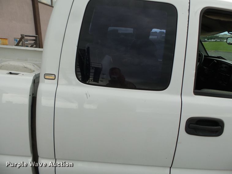 image for item DH3774 2004 Chevrolet Silverado 1500  Ext. Cab pickup truck