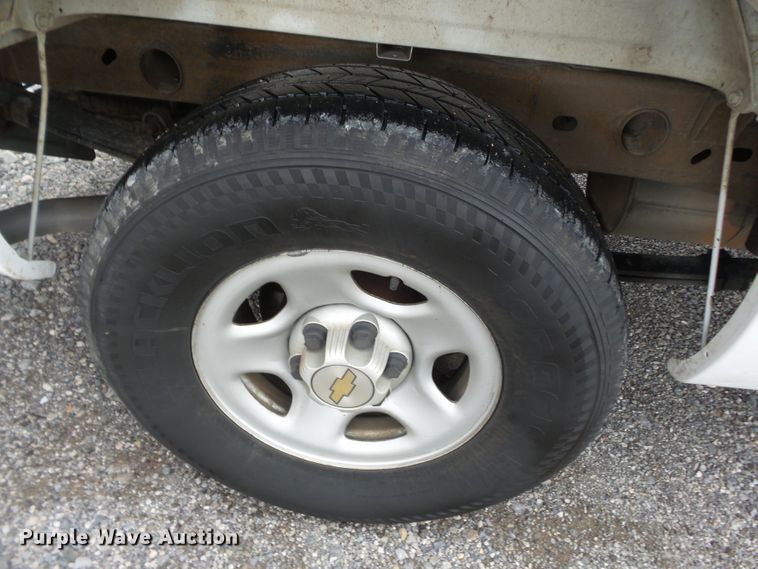 image for item DH3774 2004 Chevrolet Silverado 1500  Ext. Cab pickup truck