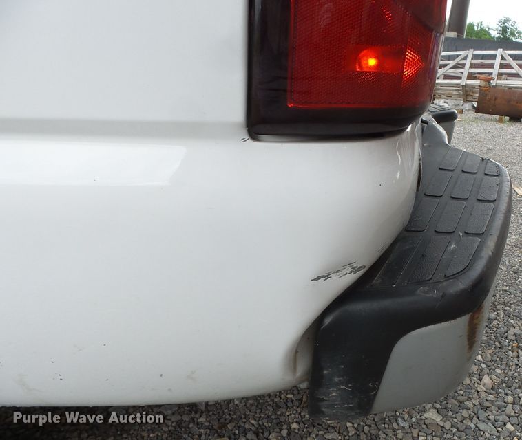 image for item DH3774 2004 Chevrolet Silverado 1500  Ext. Cab pickup truck