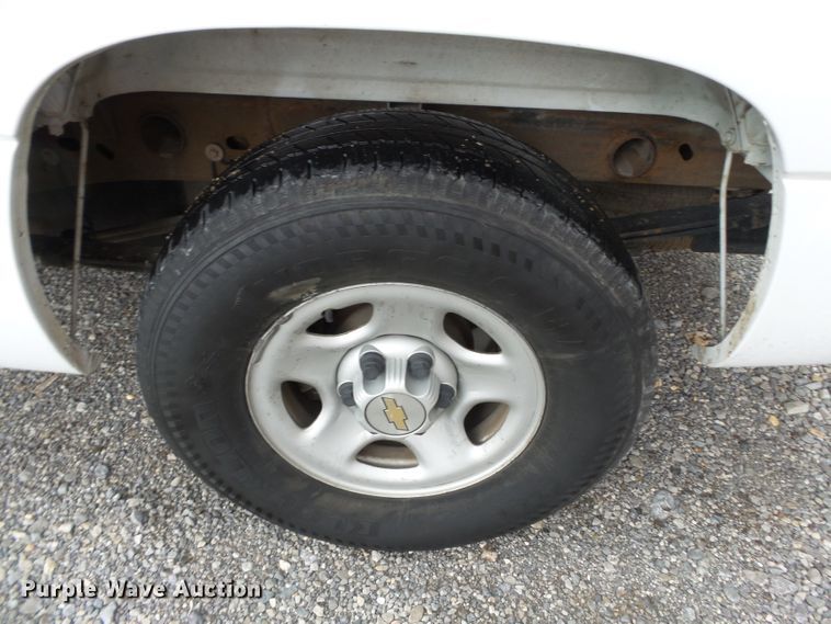 image for item DH3774 2004 Chevrolet Silverado 1500  Ext. Cab pickup truck