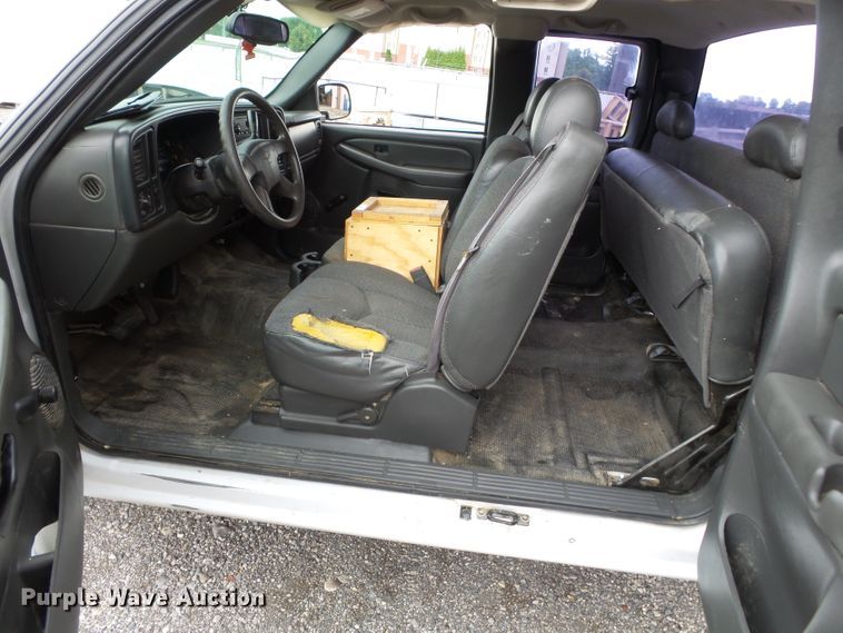 image for item DH3774 2004 Chevrolet Silverado 1500  Ext. Cab pickup truck