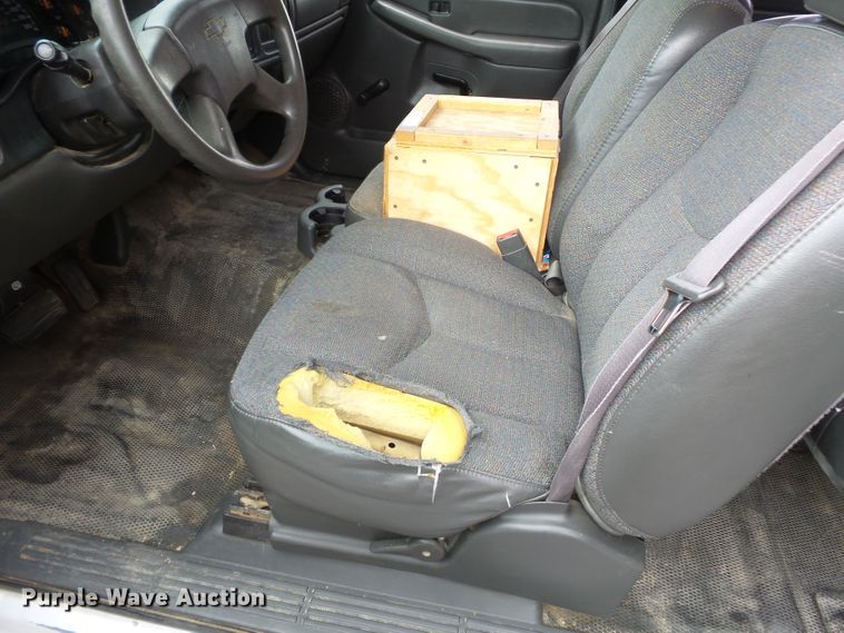 image for item DH3774 2004 Chevrolet Silverado 1500  Ext. Cab pickup truck