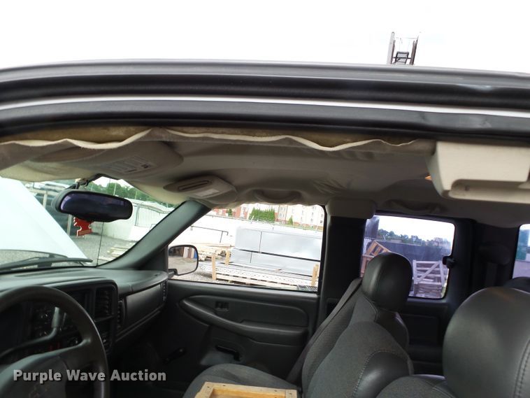 image for item DH3774 2004 Chevrolet Silverado 1500  Ext. Cab pickup truck