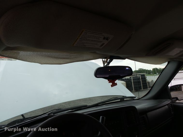 image for item DH3774 2004 Chevrolet Silverado 1500  Ext. Cab pickup truck