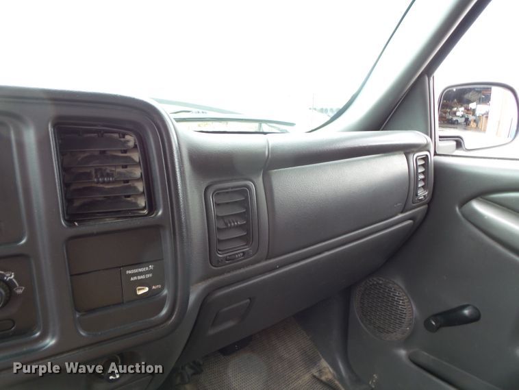 image for item DH3774 2004 Chevrolet Silverado 1500  Ext. Cab pickup truck