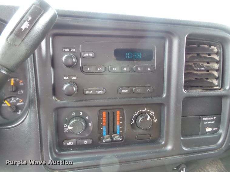 image for item DH3774 2004 Chevrolet Silverado 1500  Ext. Cab pickup truck