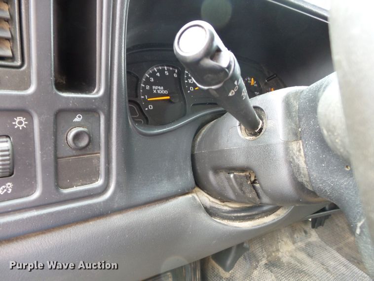 image for item DH3774 2004 Chevrolet Silverado 1500  Ext. Cab pickup truck