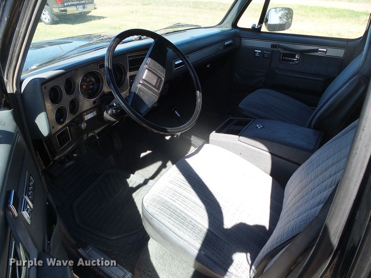 image for item DH4954 1984 Chevrolet K10 Suburban  SUV