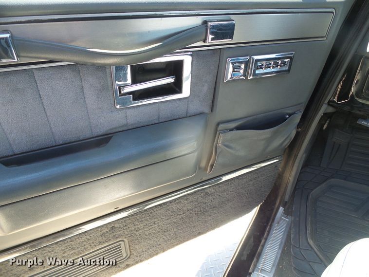 image for item DH4954 1984 Chevrolet K10 Suburban  SUV