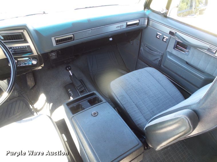 image for item DH4954 1984 Chevrolet K10 Suburban  SUV