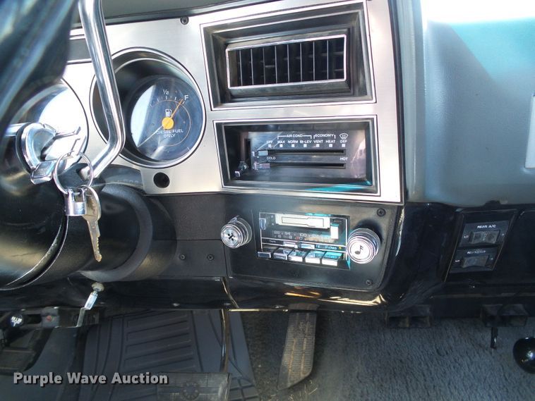 image for item DH4954 1984 Chevrolet K10 Suburban  SUV