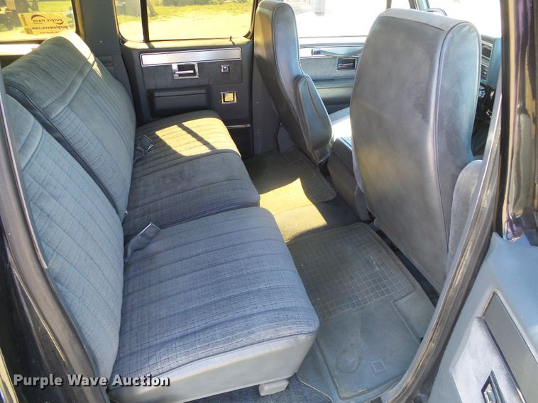 image for item DH4954 1984 Chevrolet K10 Suburban  SUV