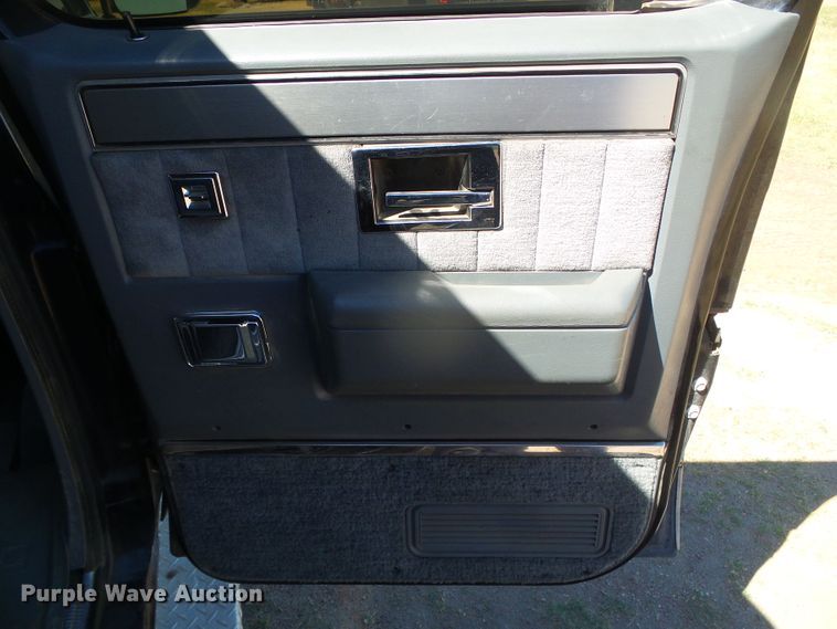 image for item DH4954 1984 Chevrolet K10 Suburban  SUV