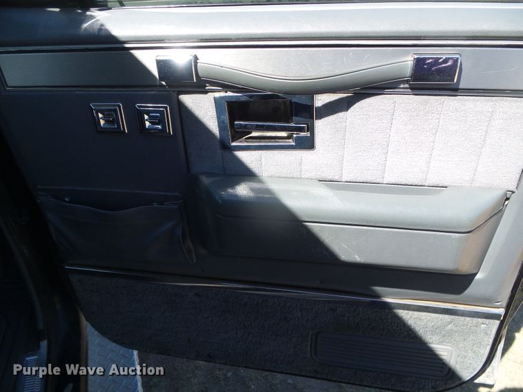 image for item DH4954 1984 Chevrolet K10 Suburban  SUV