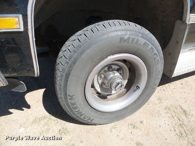 image for item DH4954 1984 Chevrolet K10 Suburban  SUV