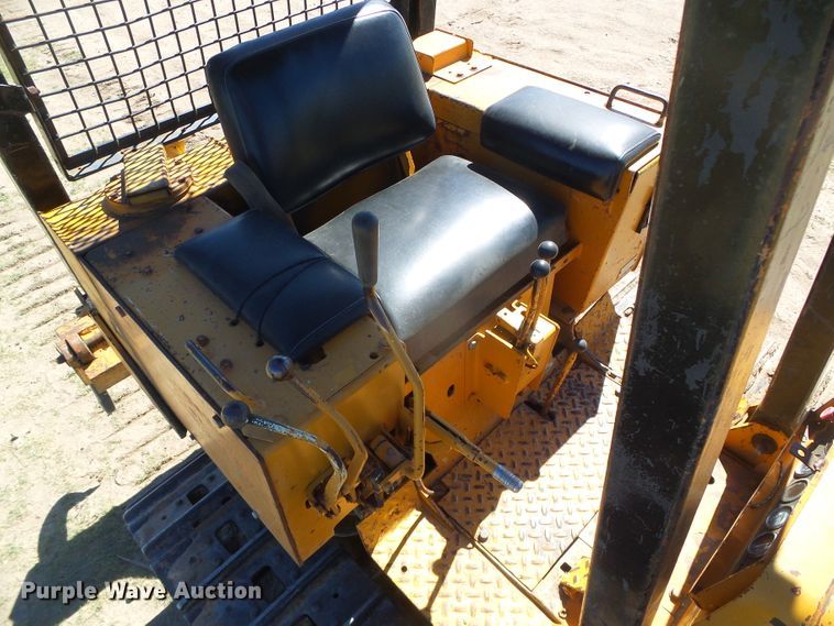 image for item DH4955 1977 Case 450  dozer